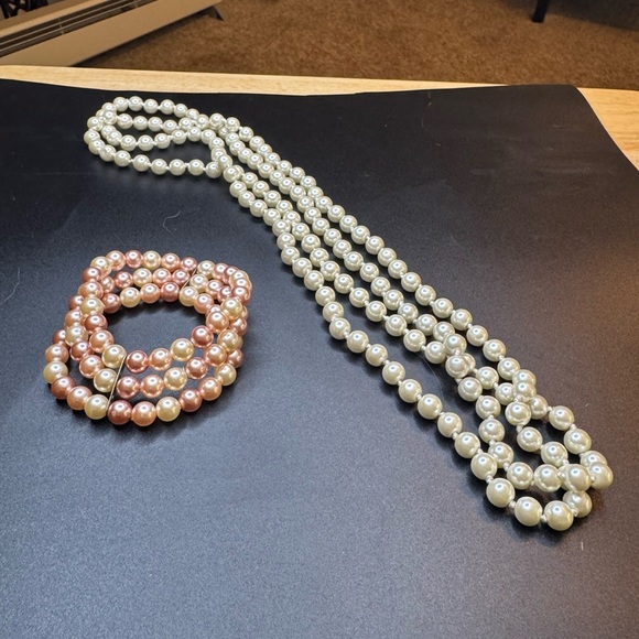 Faux Pearl Necklace and Bracelet Set - Picture 1 of 4